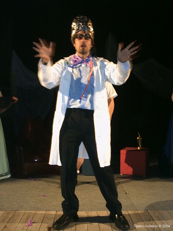 600x800 pixels (57K)