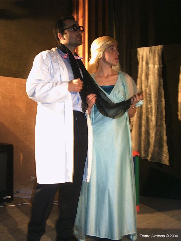 600x800 pixels (61K)