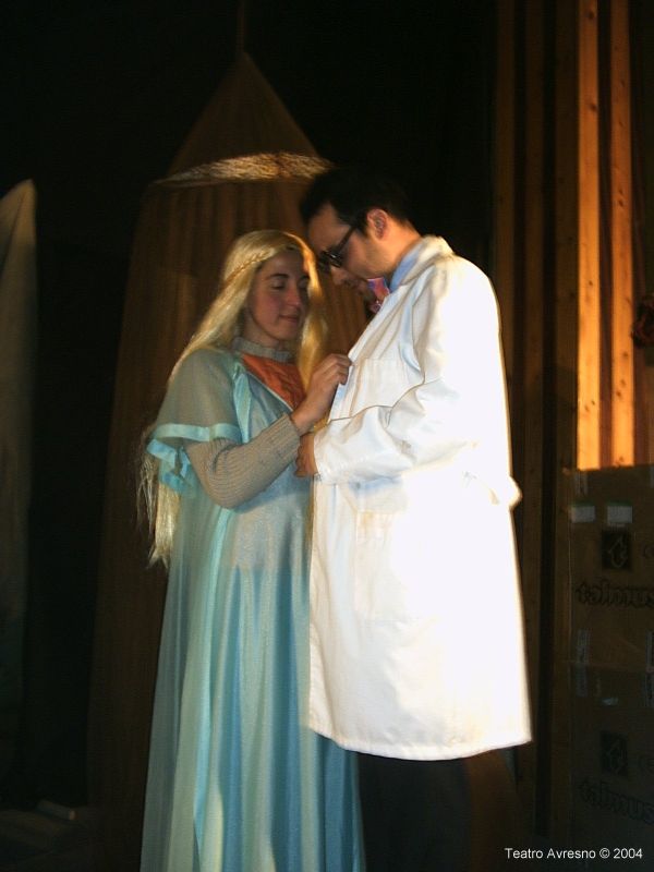 600x800 pixels (46K)